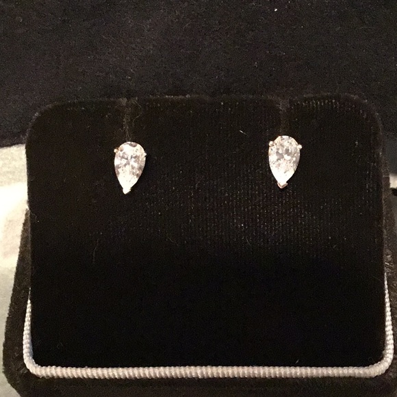 Jewelry - Pear shaped CZ stud earrings in 14K gold